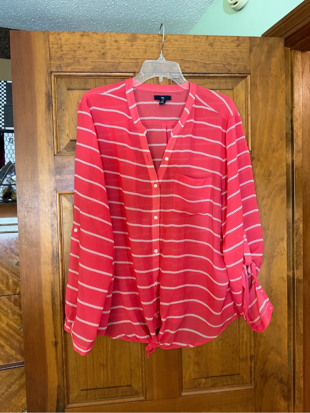 Gap Women’s Dark Coral White Stripe Button Front Blouse Roll Tab Sleeve EUC